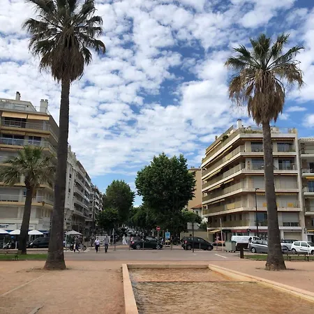 Apartamento Centre, Lumineux T3 6 Pers Terrasse Wifi Pkg Clim Antibes