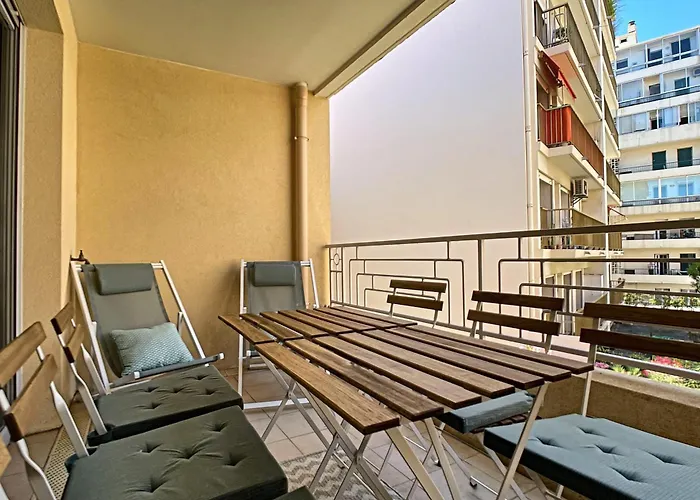 Centre, Lumineux T3 6 Pers Terrasse Wifi Pkg Clim Appartamento Antibes