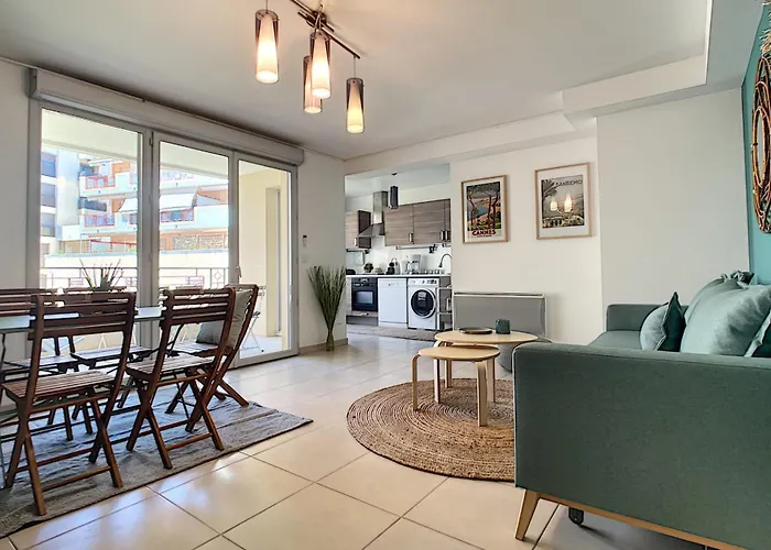 Appartamento Centre, Lumineux T3 6 Pers Terrasse Wifi Pkg Clim Antibes